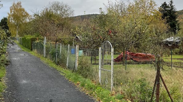 „Nächstes Betonmonster droht“: Bürger für Gelnhausen kritisieren Pläne für Bahnbrücke in Haitz